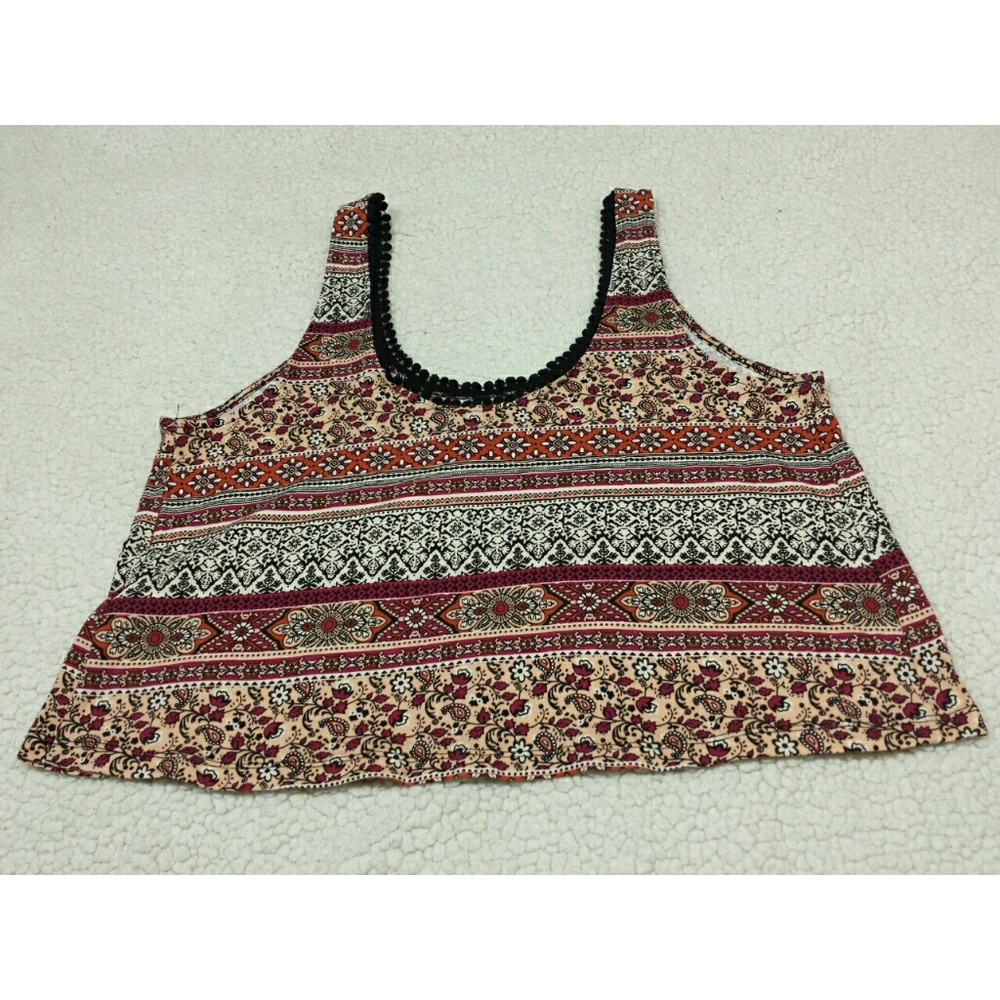 Forever 21 Crop top with flowers size Small - Picture 2 of 4